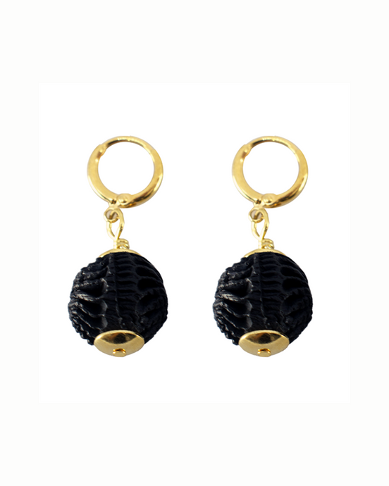 ARRACADA ESFERA NEGRA