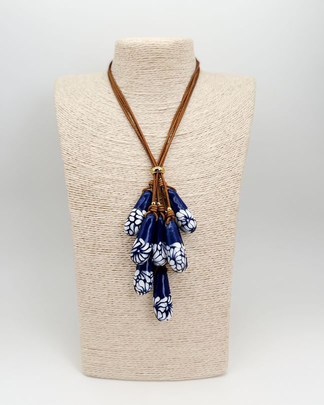 LONG NECKLACE CORD VERTICAL DROPS AND PEARL