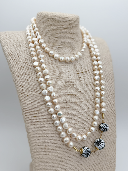 LONG NECKLACE WITH 3 BEADS