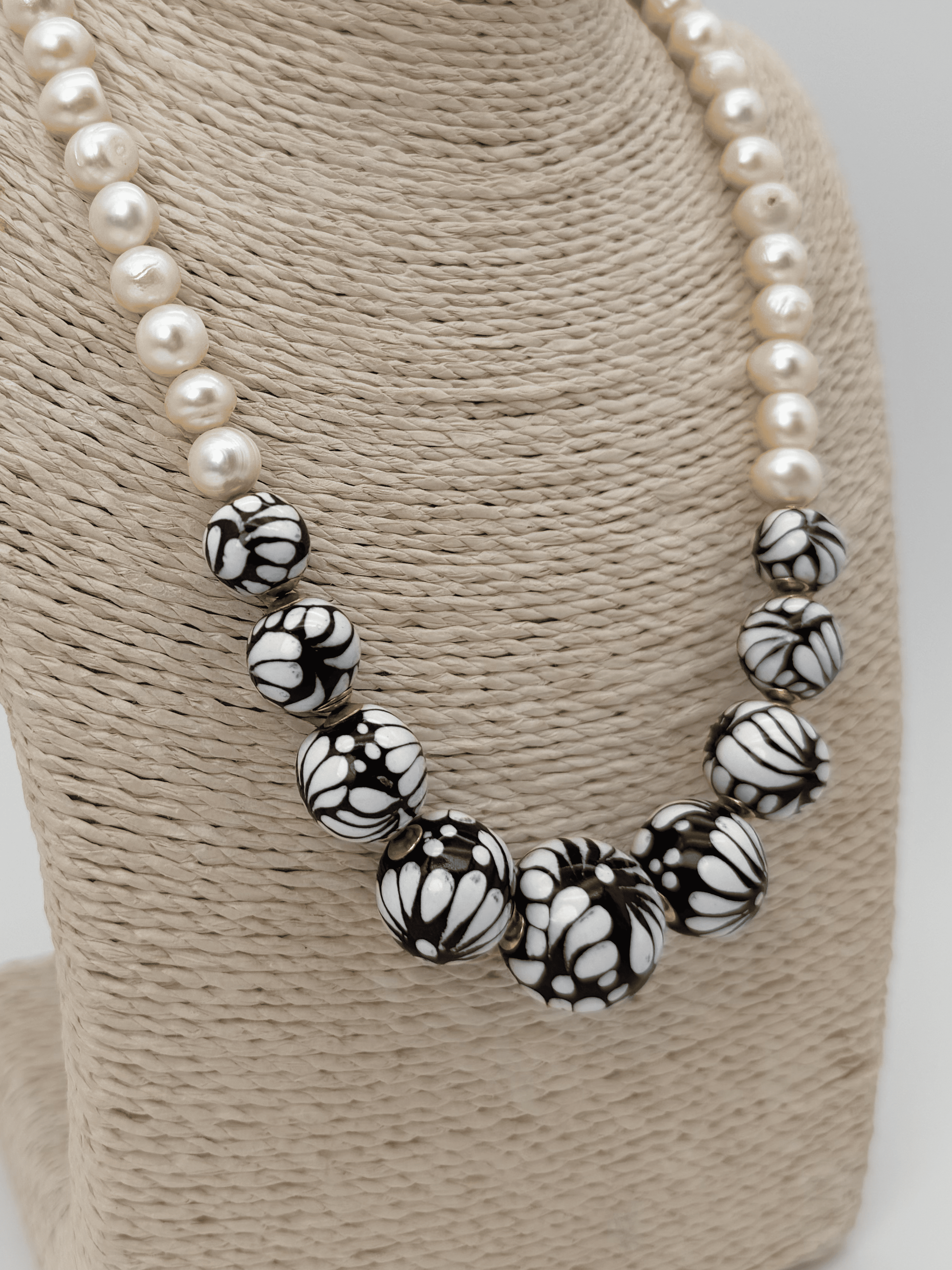 NINE-SPHERE TALAVERA PEARL NECKLACE