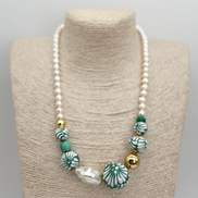 SHORT PEARL NECKLACE