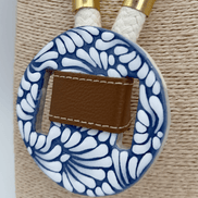 COLLAR CORDON BEIGE GRUESO, PIEL ANILLOS DORADOS, Y CIRCULO DE TALAVERA GRANDE