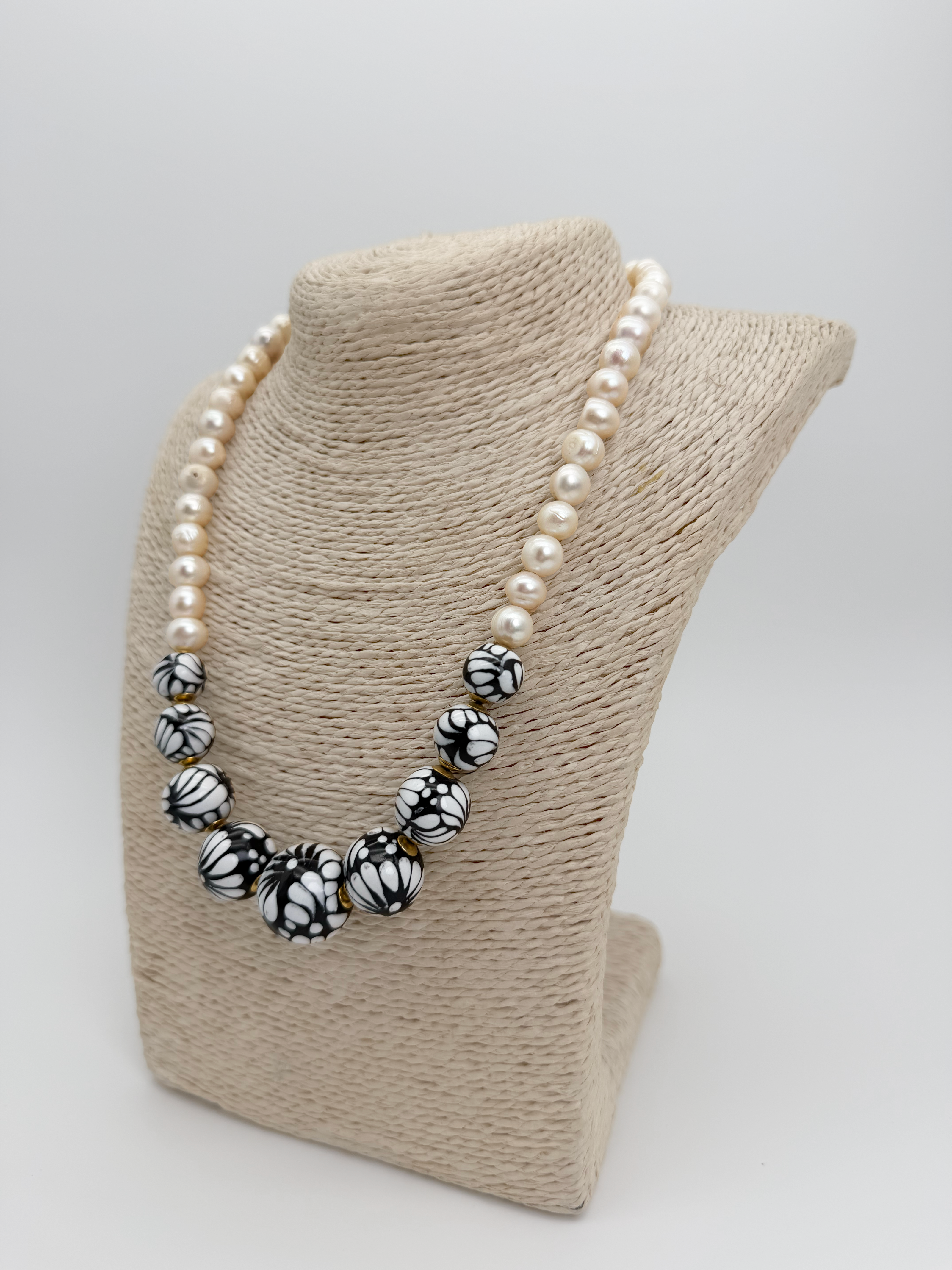 NINE-SPHERE TALAVERA PEARL NECKLACE