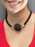 COLLAR ESFERA DE BARRO NEGRO