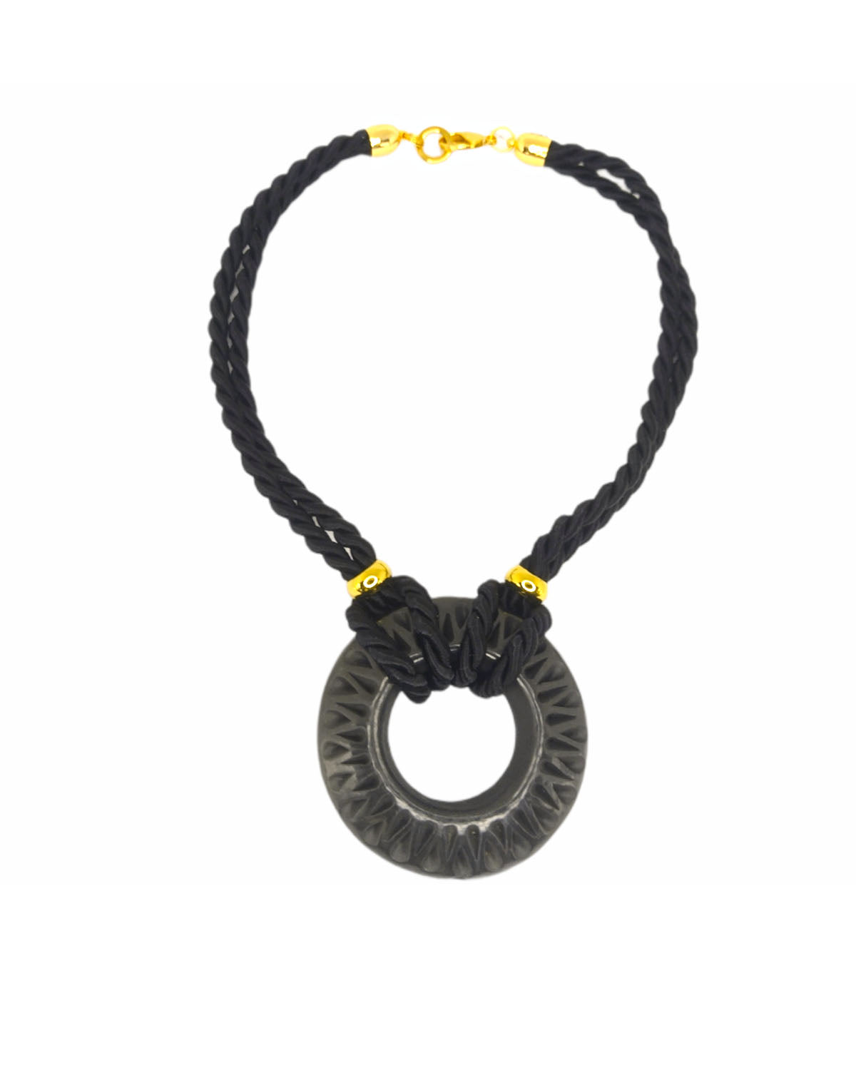 SHORT HOOP NECKLACE