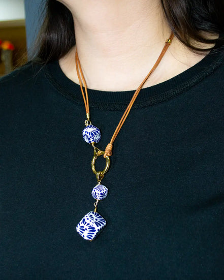 COLLAR LARGO BROCHE CIRCULO Y CUBOS