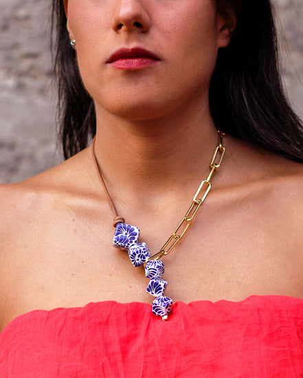 COLLAR MITAD PIEL Y MITAD CADENA