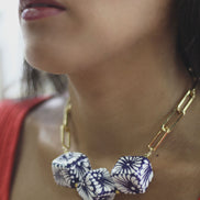 COLLAR 3 CUBOS Y CADENA