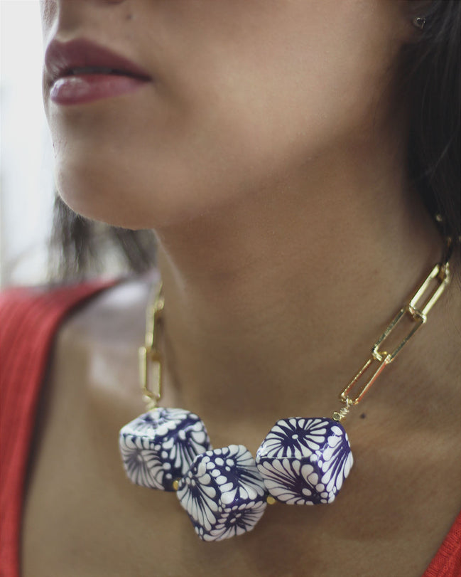 COLLAR 3 CUBOS Y CADENA