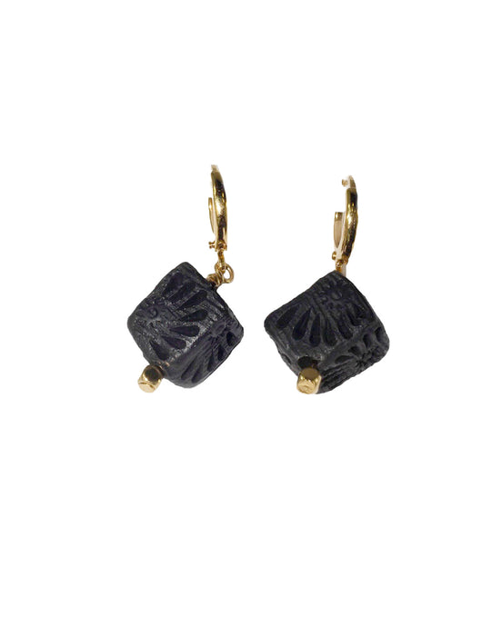 ARETE BASE CUADRADA HEMATITA Y CUBO BARRO NEGRO