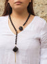 COLLAR LARGO ONIX Y CUBOS BARRO NEGRO