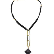 COLLAR CORDÓN NUDOS CADENA Y CUBO BARRO NEGRO