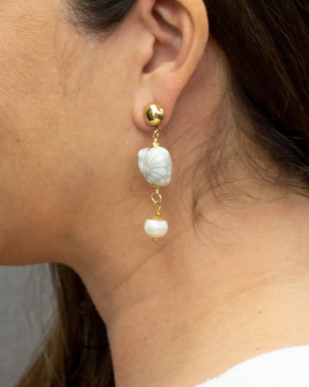 PEARL HEART EARRING