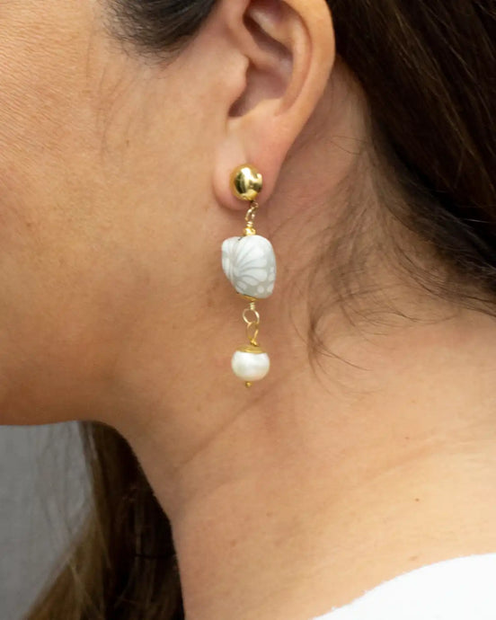 PEARL HEART EARRING