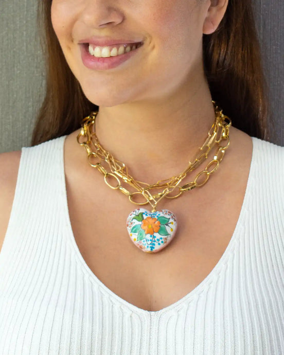 COLLAR CADENAS CORAZON COLOR