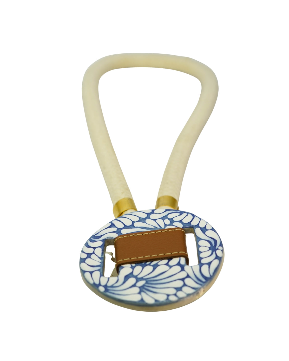 COLLAR CORDON BEIGE GRUESO, PIEL ANILLOS DORADOS, Y CIRCULO DE TALAVERA GRANDE