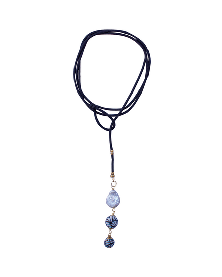 BOW TIE 2 SPHERES ONE PEARL
