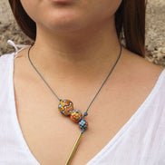 COLLAR 3 ESFERAS BARRA METALICA COLOR
