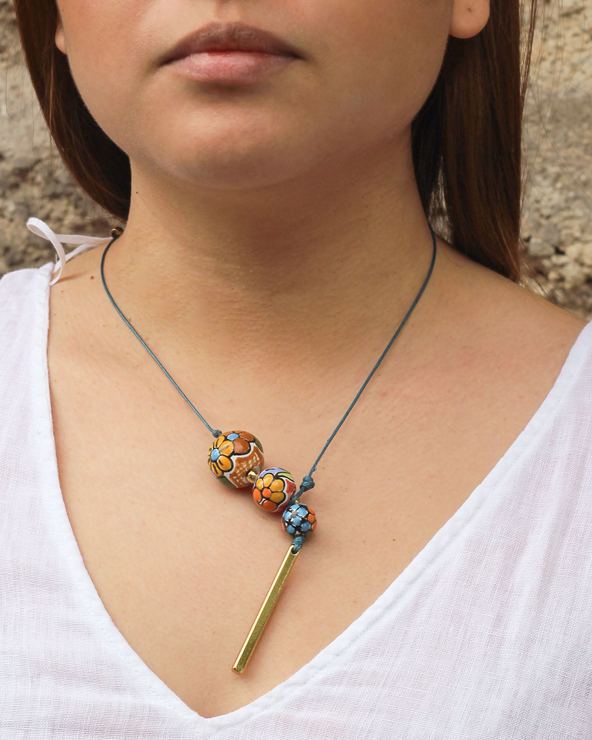 COLLAR 3 ESFERAS BARRA METALICA COLOR