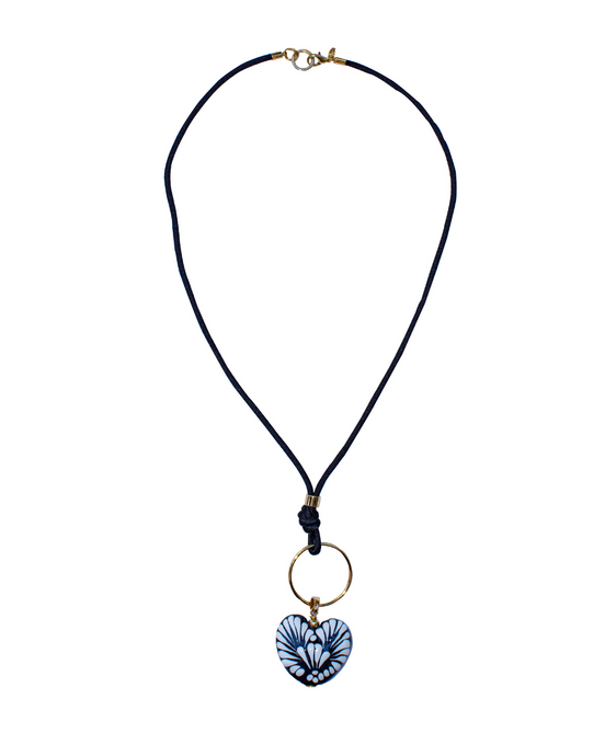 COLLAR LARGO CORAZON ARO