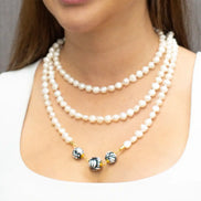 LONG NECKLACE WITH 3 BEADS
