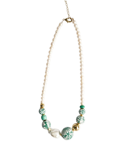 SHORT PEARL NECKLACE