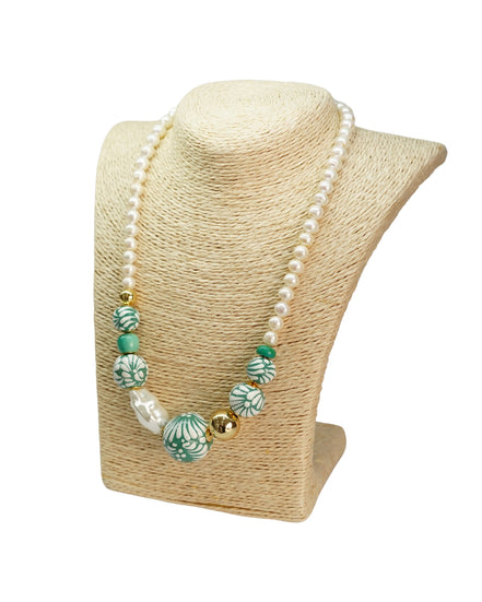 SHORT PEARL NECKLACE