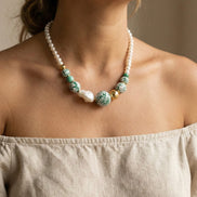 SHORT PEARL NECKLACE