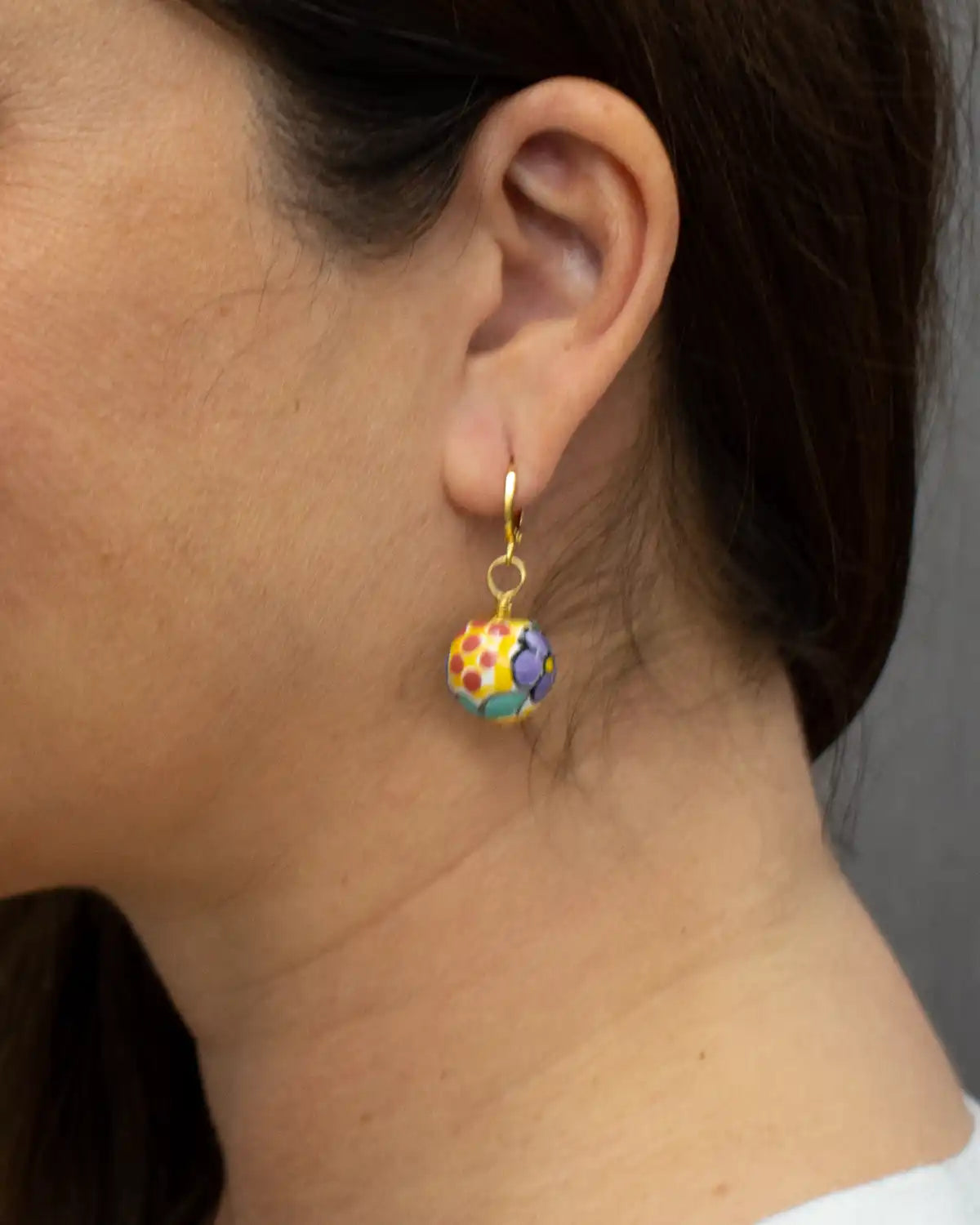 ARRACADA ESFERA COLOR