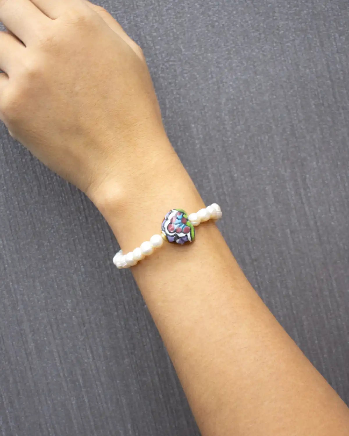 PULSERA PERLA CORAZON COLOR