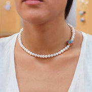 COLLAR PERLA ESFERA LATERAL COLOR