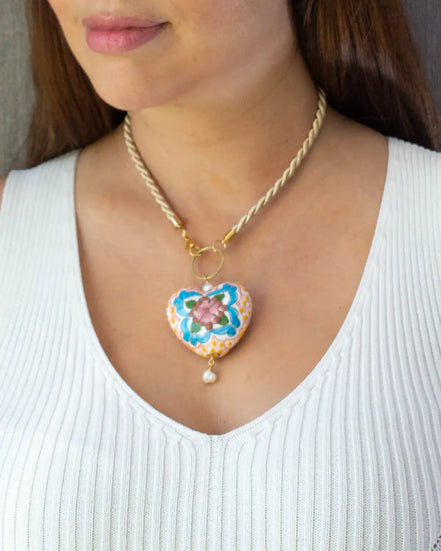 COLLAR SENCILLO CORAZON COLOR