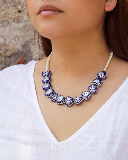 COLLAR PERLAS Y CORAZONES MINI