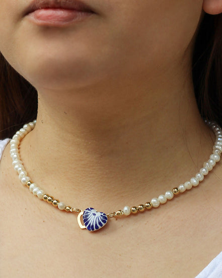 MINI PEARL NECKLACE, GOLD SPHERE, PLATE AND HEART STUD