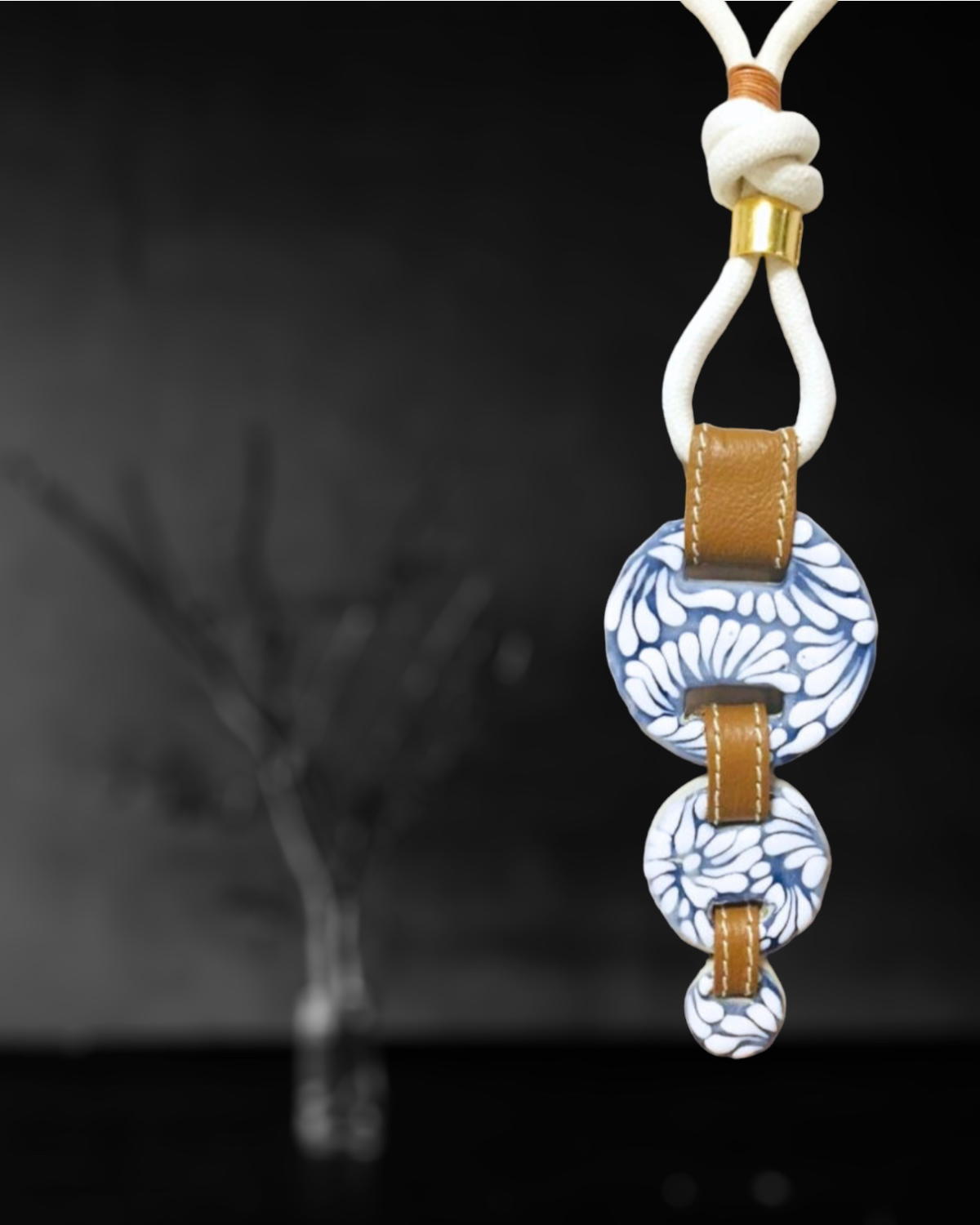 COLLAR CORDON BEIGE, NUDO PIEL Y 3 CIRCULOS TALAVERA VERTICAL