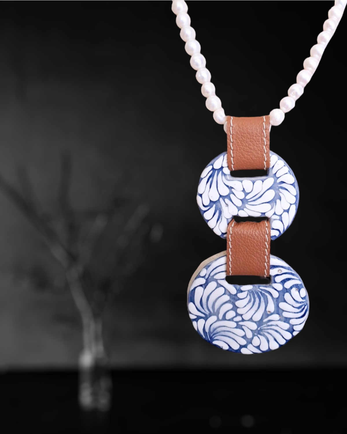COLLAR PERLAS, PIEL Y 2 CIRCULOS TALAVERA VERTICAL