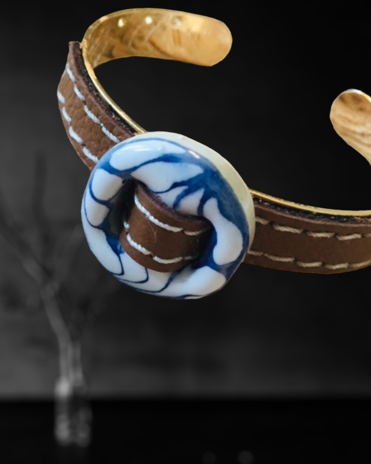 BRAZALETE DORADO PIEL Y CIRCULO DE TALAVERA CHICO