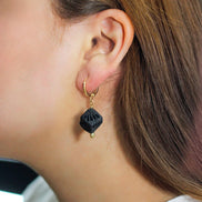 ARETE BASE CUADRADA HEMATITA Y CUBO BARRO NEGRO